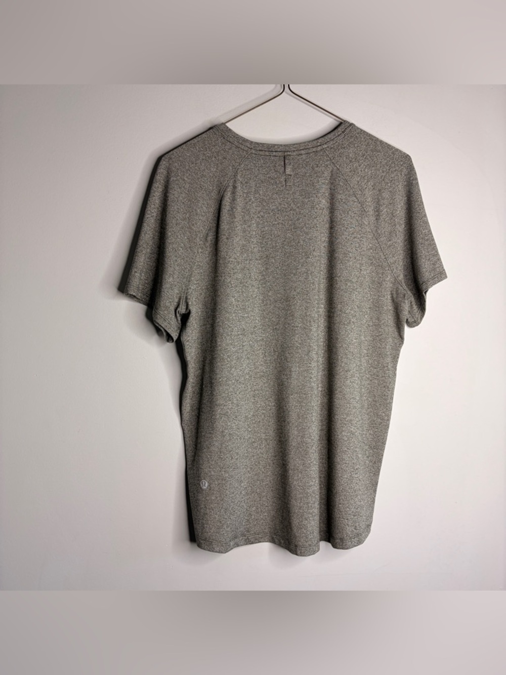 Lululemon Men’s Shirt Heather Gray Green Short Sleeve Athletic Tee - Picture 3 of 5